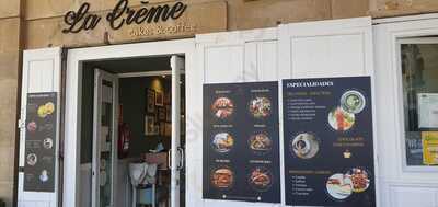 La Crème Cakes & Coffee