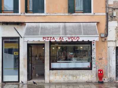 Pizza Al Volo