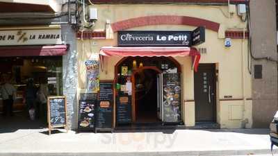 Le Petit Cafe