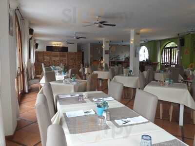 Restaurante La Mesa (fairways Club)