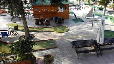 Mini Golf Restaurant & Bar