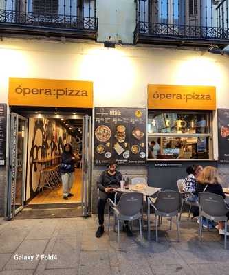 Opera Pizza