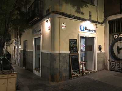 Tres En Lavapiés