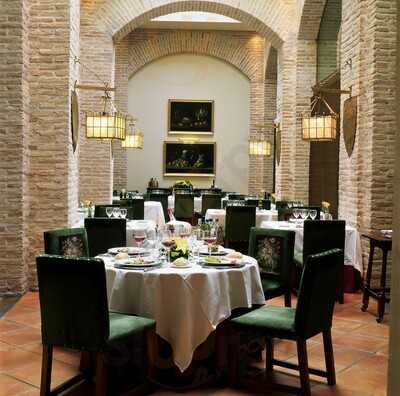 Parador De Olite. Restaurante Teobaldos