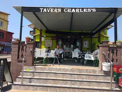 Nuevo Charles Tavern