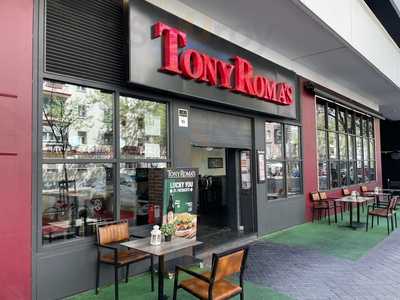 Tony Roma's