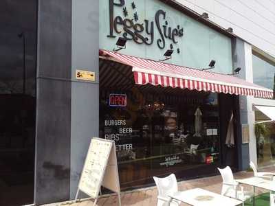 Peggy Sue Campo de Las Naciones