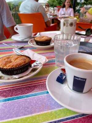 Pâtisserie Bonneau Artisan Café Terrasse Cambo Les Bains, Cambo les Bains