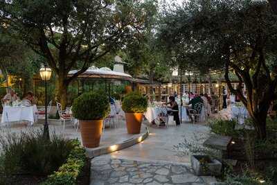 Auberge de Cassagne, Le Pontet