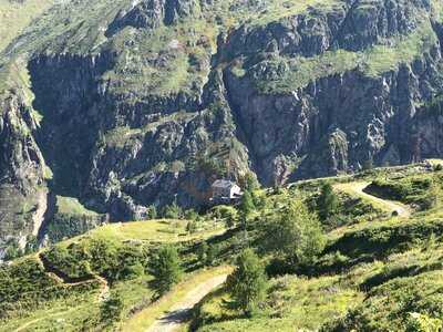 Refuge De Lognan