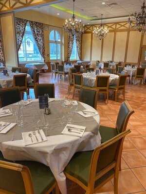 Restaurant VVF Domaine de la Grande Garenne, Neuvy-sur-Barangeon