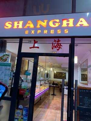 Shanghai Express, Amiens