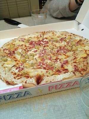 Mega Pizza