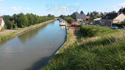 Monsleur Thibaud Huet (Le Cafe Du Canal ), Belleville Sur Loire