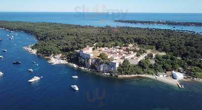 Le Masque De Fer, Cannes