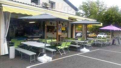 Le Camion Au Feu De Bois Comptoir Pizzas Terrasse Lacanau Bourg