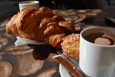 Café Thé Pâtisserie à Croquer Saintes, Saintes