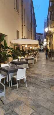 Jekyll Pub, Food & Beverage, Trapani