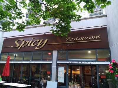 Spicy Village, Clichy