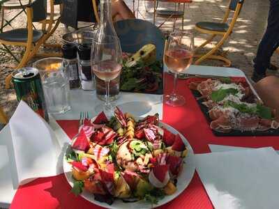 Le Jardin Des Pin Up, Saint-Rémy-de-Provence