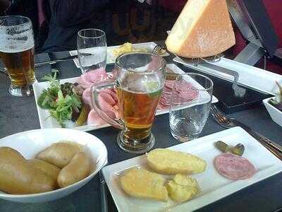 La Table de Savoie et Table de Bretagne, Montigny-le-Bretonneux