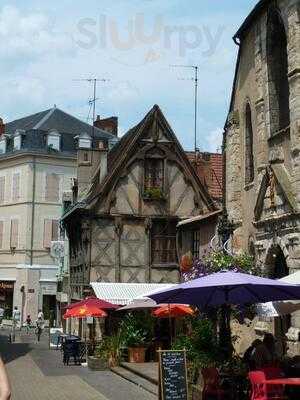 Restaurant Maison des 12 Apôtres Montluçon , Montluçon