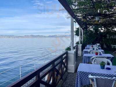 Hôtel Restaurant Les Cygnes, Évian-les-Bains