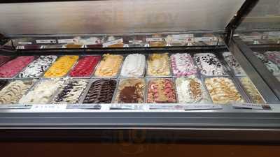 Gelati Nino, Saint-Cyr-sur-Mer