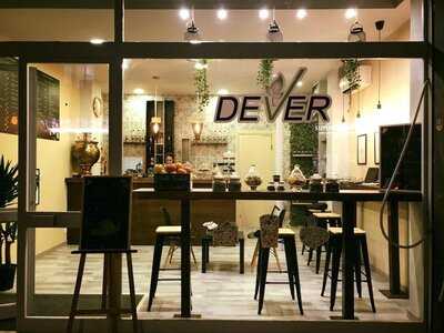 Dever, Latina