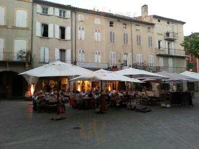 Les Arcades, Nyons