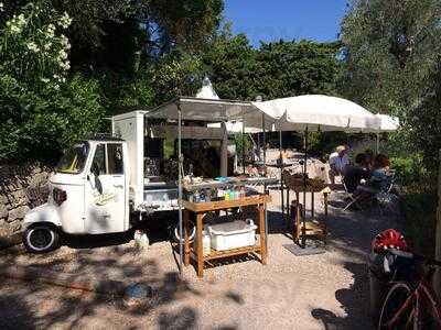 Le Café Qui Roule, Èze