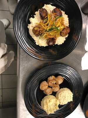 Les Frères Gourmets., Chauny