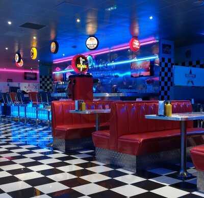 Memphis Coffee Creil St Maximin