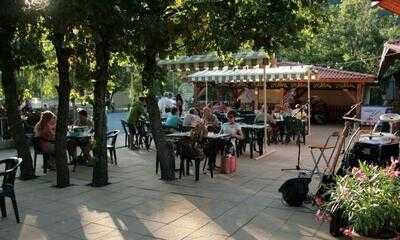 La Terrasse Des Rives Du Lac