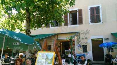 Café De La Place