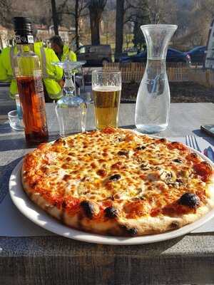 Pizzeria Le Carillon Uriage Les Bains 