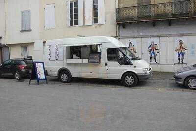 The Dordogne Chippy, Trémolat