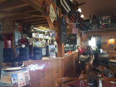 Black Horse Saloon, Oingt