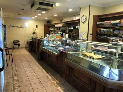 Milk and Coffee, Siracusa