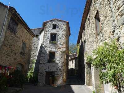 Chez Cécile, Termes