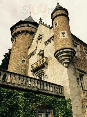 Chateau De Busset, Busset