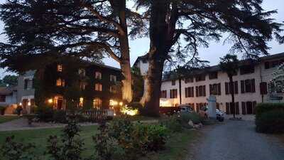 L'hostellerie Des Cedres Restaurant, Villeneuve-de-Rivière