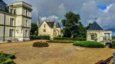 Chateau De Villeneuve menu