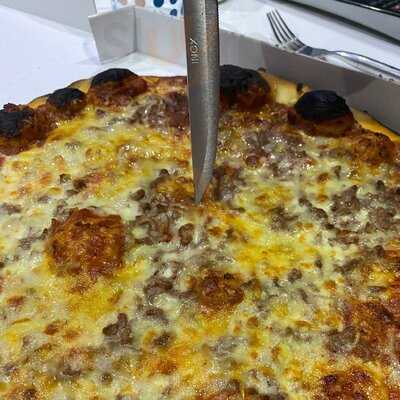Pizza Royale menu