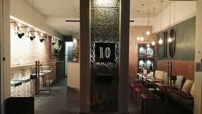 10 Lounge Bar