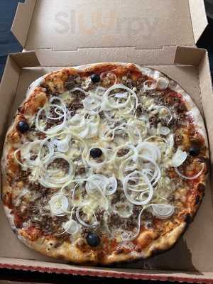Pizza'y'olo, Uxegney