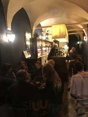 FOYER wine bar, Brescia