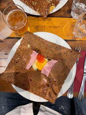 Lucette fait des Crepes, Paris