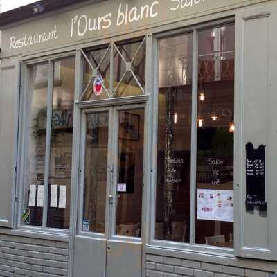 L'ours blanc, Paris