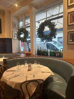 L'entente, Le British Brasserie